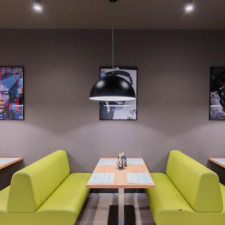 Hotel Urban بايا ماري المظهر الخارجي الصورة