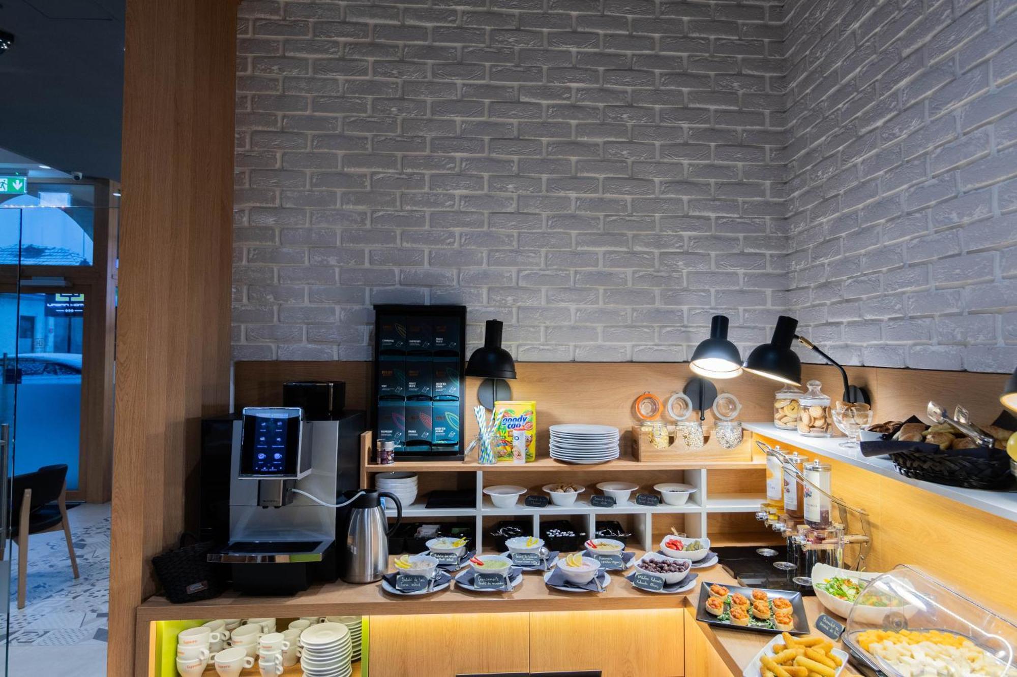 Hotel Urban بايا ماري المظهر الخارجي الصورة