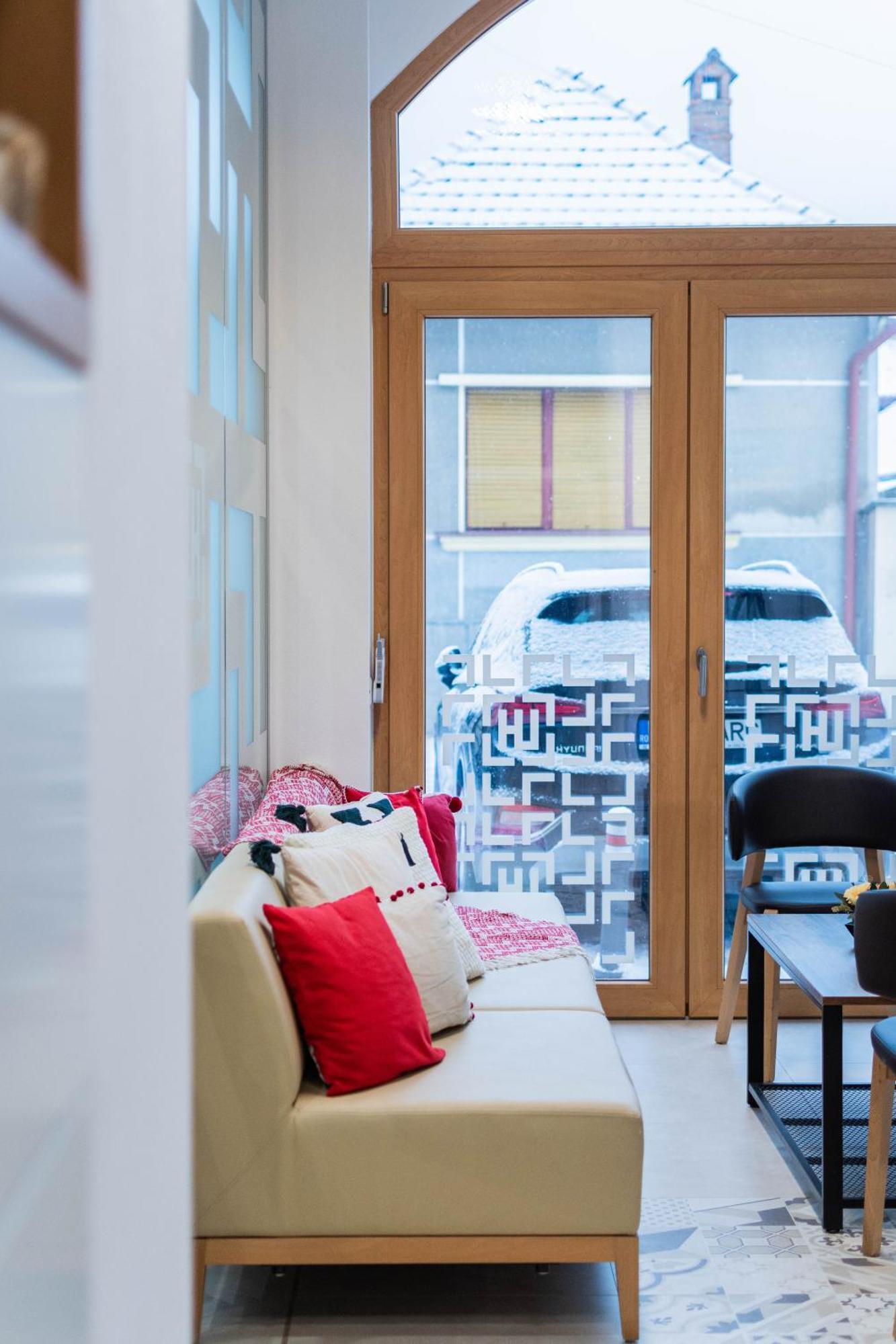 Hotel Urban بايا ماري المظهر الخارجي الصورة