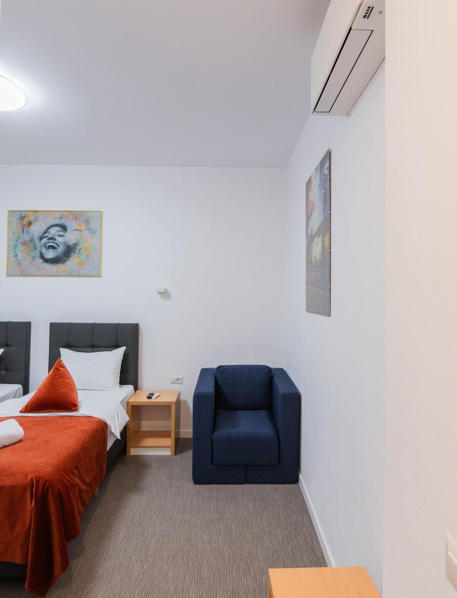 Hotel Urban بايا ماري المظهر الخارجي الصورة